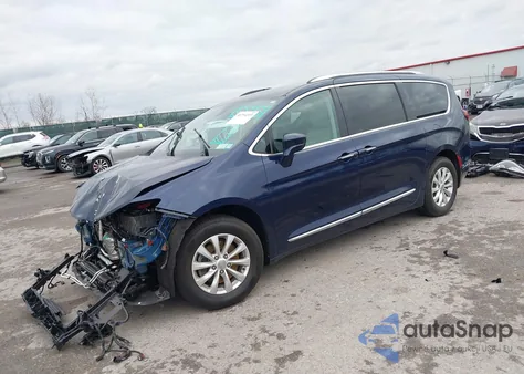 2018 Chrysler Pacifica Touring L z USA, uszkodzony, nr VIN 2C4RC1BG6JR233614